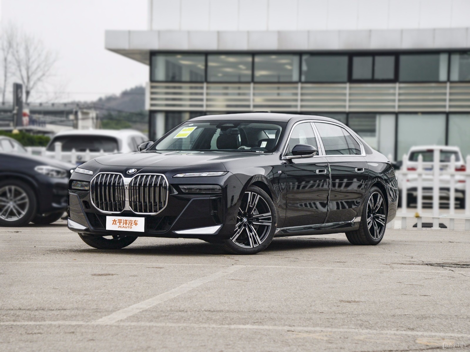 2022款宝马7系的智能驾驶辅助系统有哪些升级?