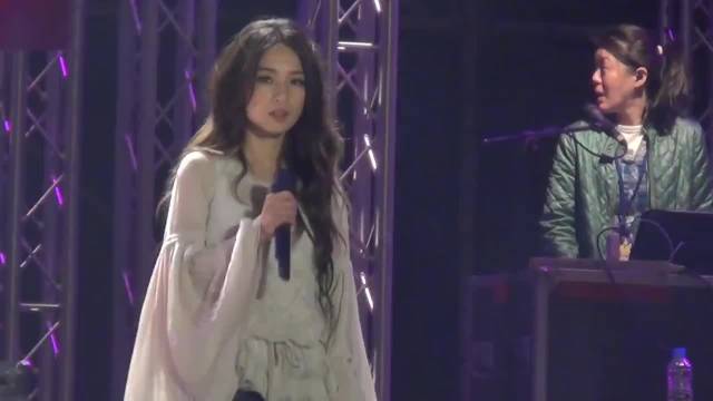 田馥甄演唱时哽咽落泪，歌声藏情绪