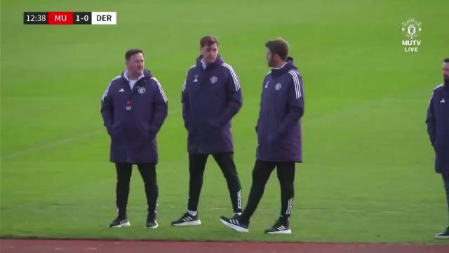 曼联U18六比一大胜德比郡，卡里克霍兰德观战鲁尼现身