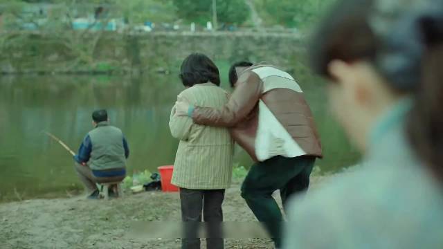 女人为了洗清嫌疑，竟然硬生生的切下了自己的指甲