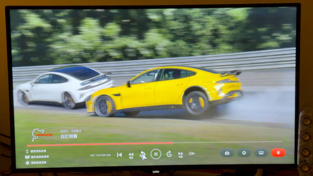 小米SU7 Ultra回旋弯地板油易甩尾，雷军提醒敬畏马力