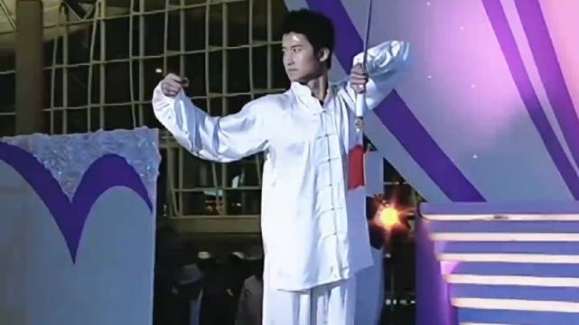 吴京以七字密码重启武侠电影，集结李连杰袁和平打造实景武侠