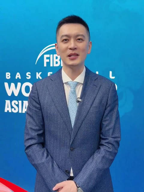 杨鸣恭喜中国男篮马年开门红