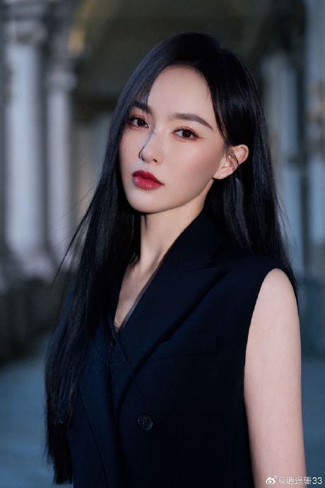 同为亚洲面孔，唐嫣和韩星宋雨琦在米兰秀场同框的照片引发哪些讨论？