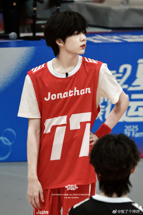 此前时代峰峻练习生陈奕恒的私联造假事件详情是怎样的？