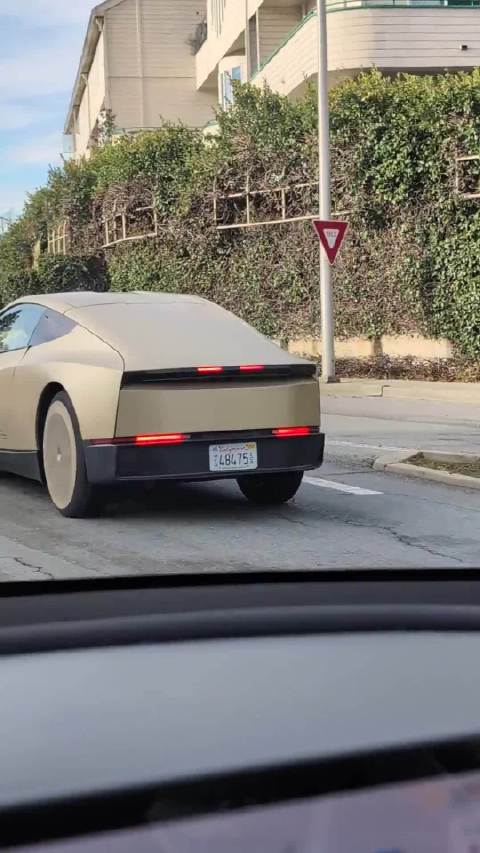 特斯拉无方向盘Robotaxi量产前密集测试FSD