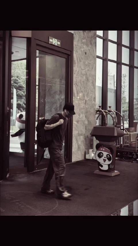 男大来的 张译张译