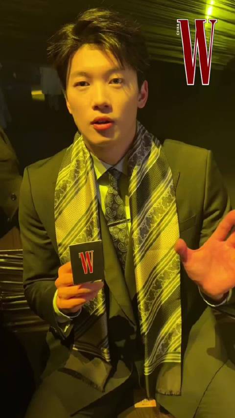 汪顺亮相BOSS 2026秋冬时装秀，泳队男模西装造型亮相米兰