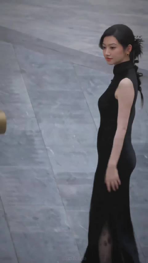 人间富贵花，景甜的旗袍