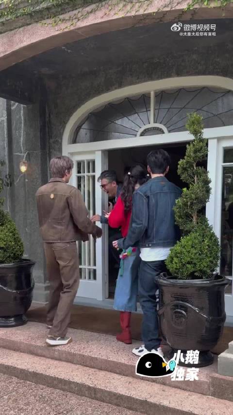 陈星旭公主抱李乃文引现场爆笑，郭京飞龚俊刘宇宁笑到扶腰