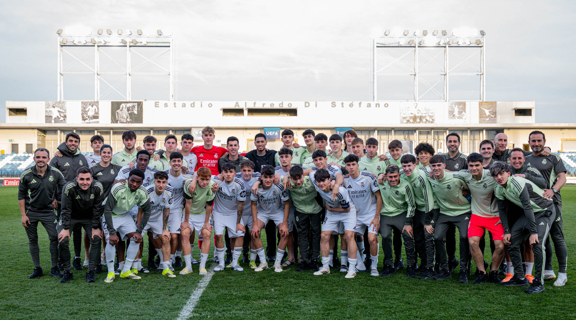 贝林厄姆祝贺青年A队晋级欧青联1/4决赛