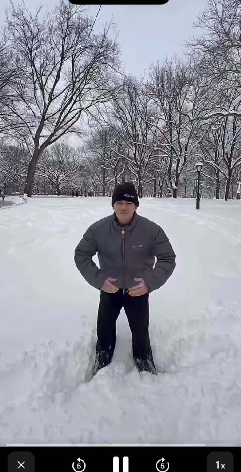 一个憨憨@任嘉伦Allen 与一只憨憨的雪地浪漫奇遇记！任嘉伦我说的对不