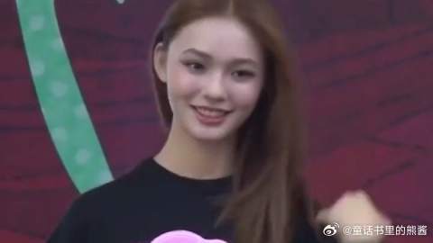 林允颜人中恋情曝光，这次也否认不了了吧，恋情已经曝光了