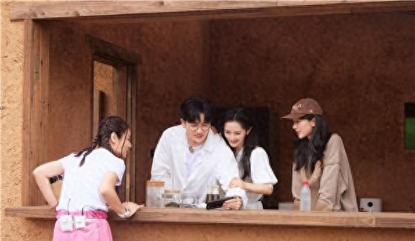 《我们的美好生活》林心如、谢娜、杨紫开启走村活动