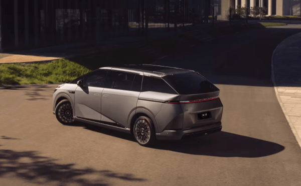 小鹏X9纯电版3月2日上市！全系标配750km续航+5C超充（附预计售价）