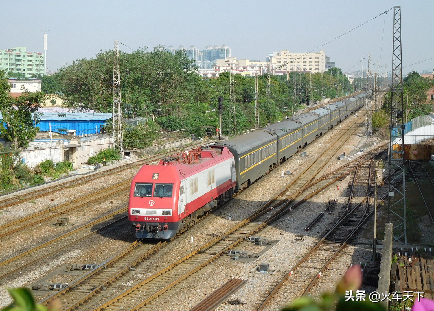 京广铁路上的老牌特快 升级为Z字头换掉了多年的车次数字