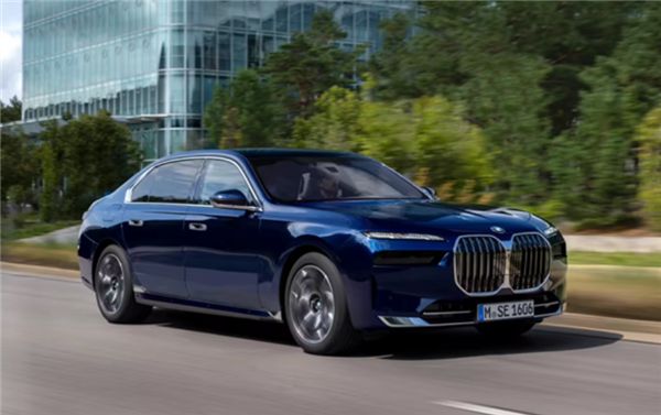 宝马2026款7系取消L3自动驾驶，全面升级为高性价比L2系统