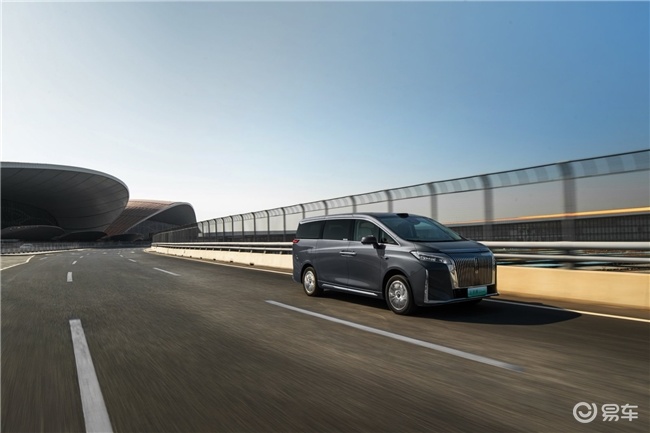 家庭出游对比：全新高山5.4米车长能否完胜梦想家/D9？