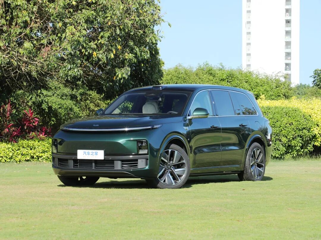 2024款理想L9 Pro开箱测评:45万级「移动的家」竟把按摩椅搬进车里?