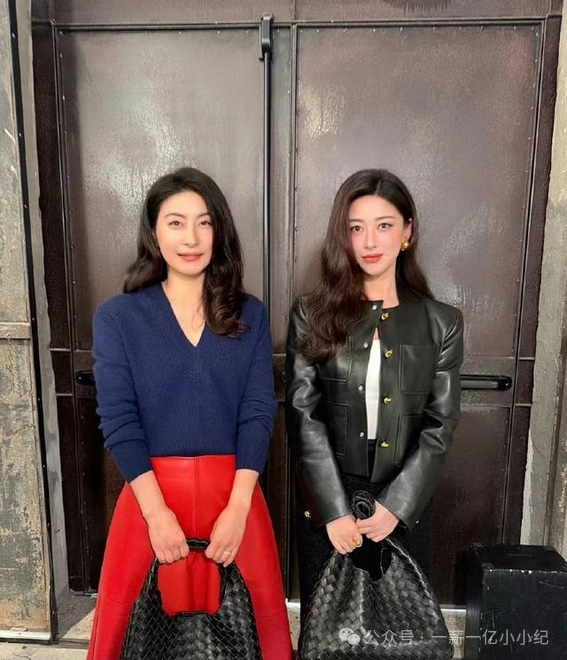 朱珠晒看秀合影,郭晶晶稳居C位,明星站位背后的隐形等级引热议