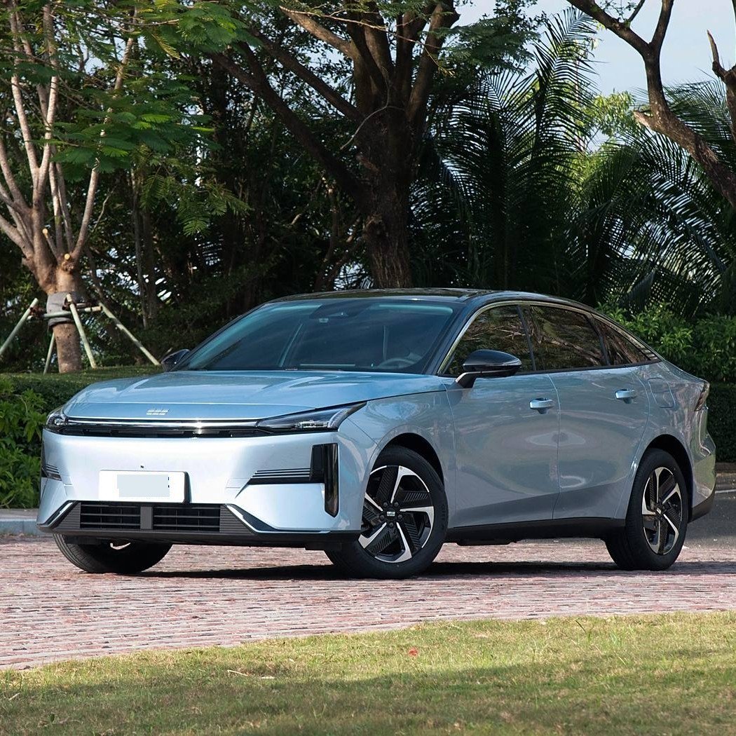 20万内插电混动轿车推荐：四款实力车型轻松应对通勤与远行