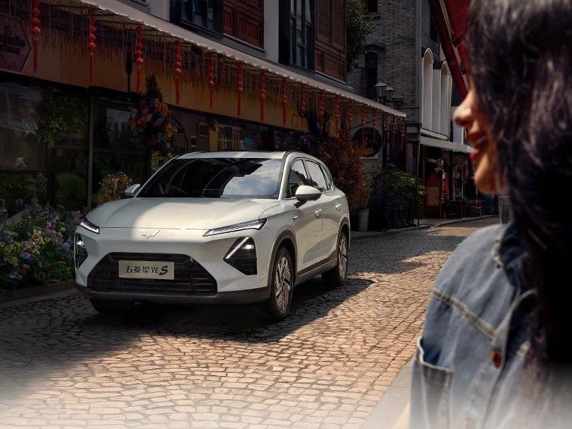 后排移动大沙发!五菱星光S家用舒适性实测_太平洋号