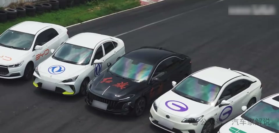 跑网约车到底买哪款?实测三款热门新能源车,结论可能和你想的不一样