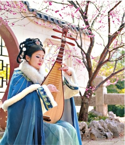 “江汉揽胜”迎首批春节游客 龟山电视塔预约爆满