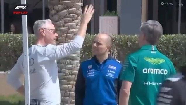 奥迪、阿斯顿马丁领队讨论法拉利270度旋转尾翼