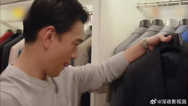 王耀庆各种换衣服，欣赏自己造型