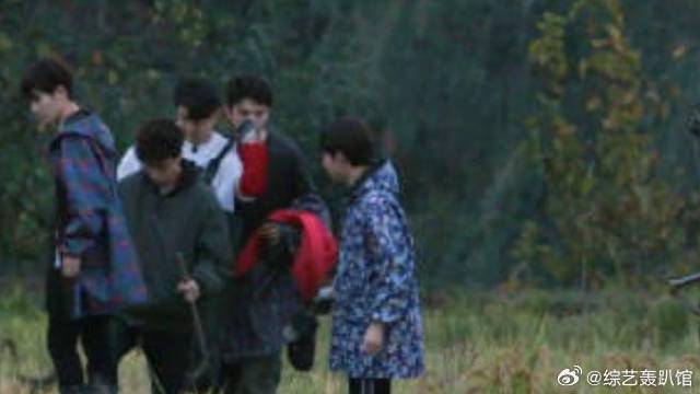 赵小童手指受伤，谁知他竟不当一回事，心真大