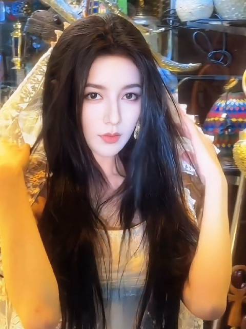 “这里是一千零一夜 来寻找属于自己的阿拉丁神灯”