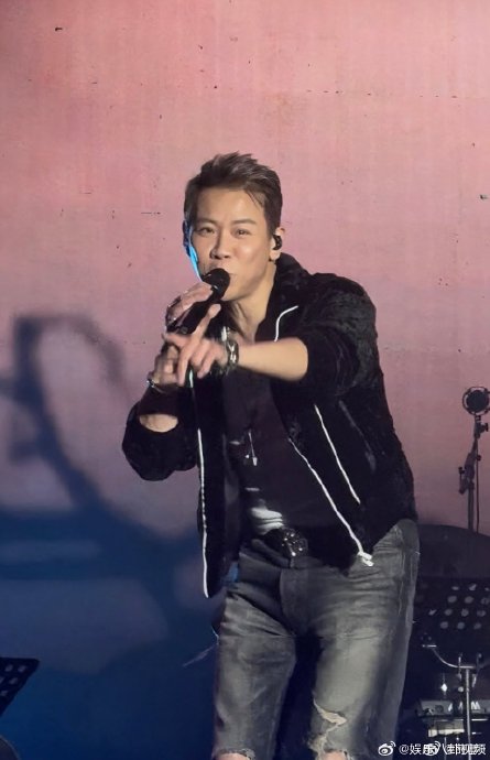 陶喆丢了心头爱，全网帮他找背心