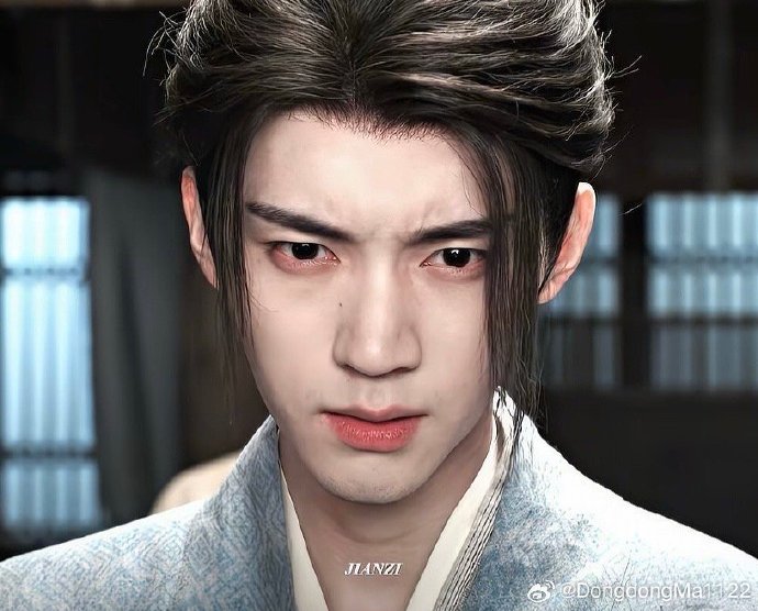 周翊然在《江湖夜雨十年灯》中饰演的慕清晏具体有哪些狐狸般的特质？