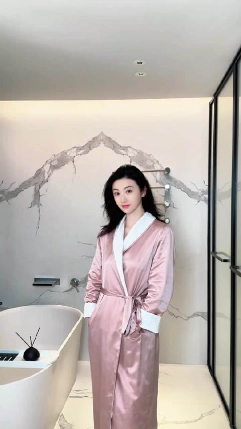 景甜微博之夜物料 甜甜的华丽转身