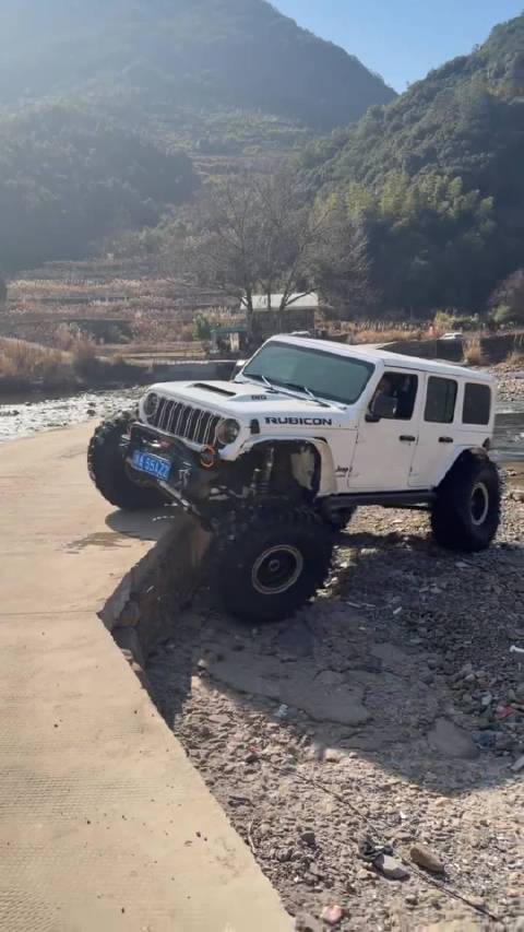 改装的牧马人越野就是厉害