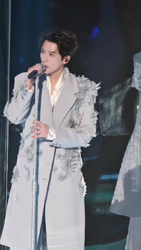 王安宇综艺推理在线唱歌苏被赞六边形战士