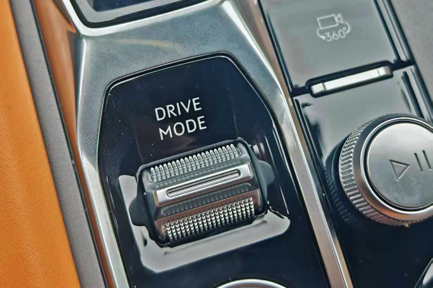 语音指令导致车机误关车灯，领克汽车致歉