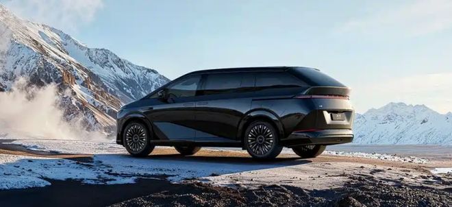 3月2日上市！2026款小鹏X9纯电版：充电是快了，但设计有点“懒”