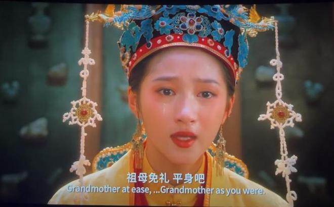 关晓彤：在电影《红楼梦》中的演技被央视6套大赞“具有感染力”