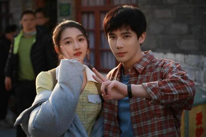 王安宇有一双会爱人的眼睛，看谁都深情！