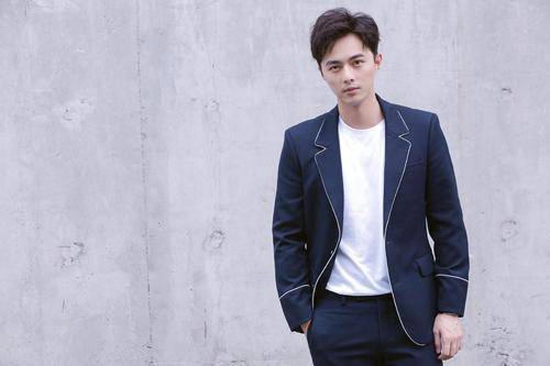 曾凭借《步步惊心》出圈的叶祖新,现如今为何不火了?