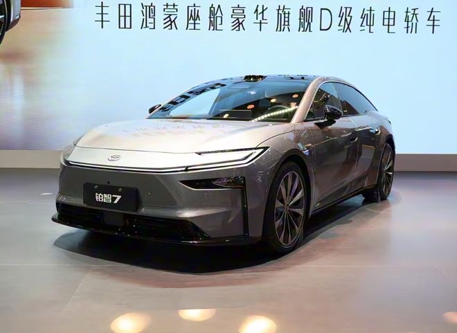 定位20万级，明年3月上市，广汽丰田铂智7抢鲜测