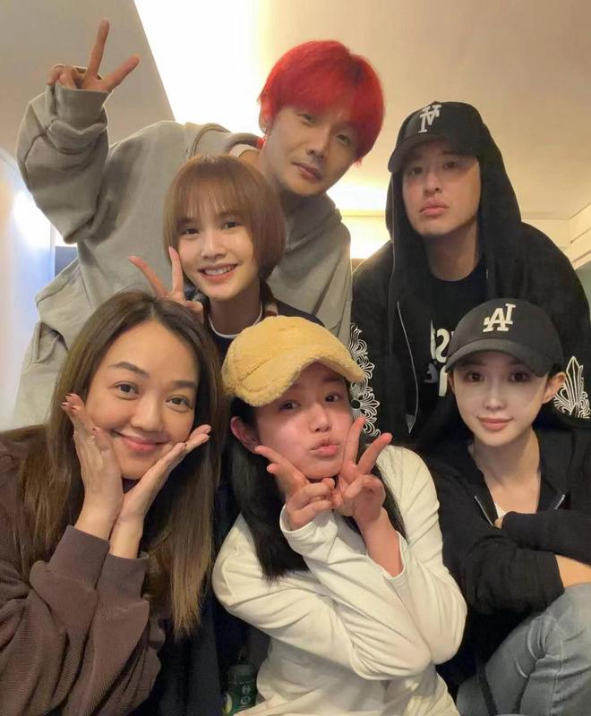 春节聚会大揭秘！陈妍希与明星好友的欢聚时光