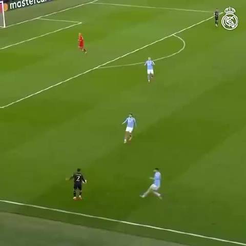 罗德里戈两连击攻破曼城大门，源自贝林厄姆的这脚精彩停球