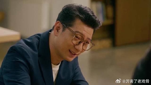 丈夫身边美女不断，妻子不再隐忍提离婚，丈夫回答无耻