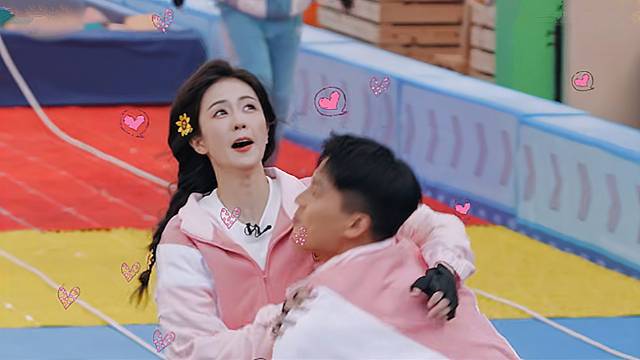 高甜场面！欧豪直接一个公主抱抱起白鹿，这糖度太超标了