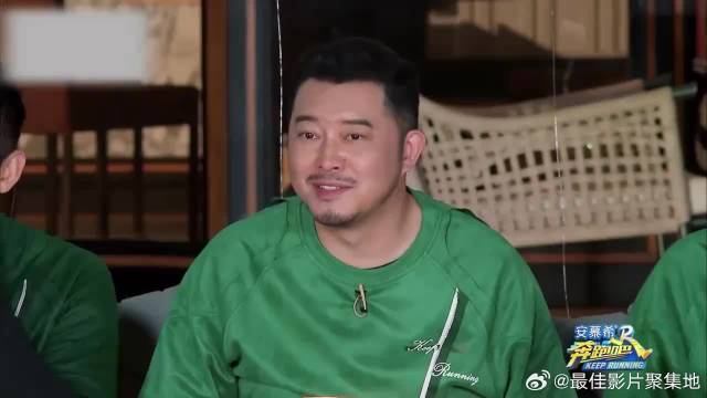 超绝画面，白鹿宋雨琦跳舞神同步，两人仿佛照镜子似的！