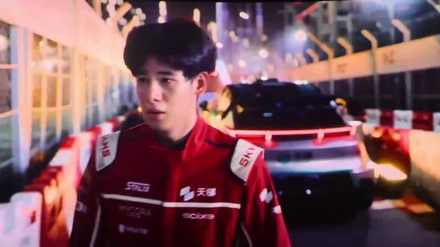 天才车手从意气风发到黯然离场，胡先煦把委屈演活了，心疼但爱看