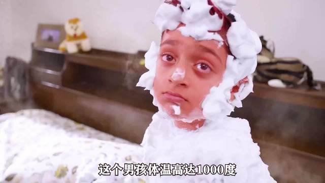 男孩体温高达100度，因此妹妹经常嘲笑他是个怪物
